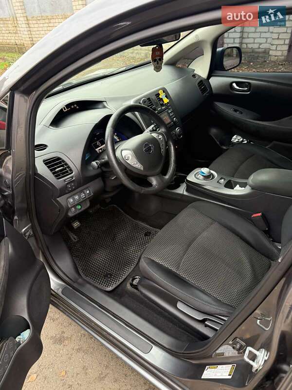 Хэтчбек Nissan Leaf 2015 в Одессе