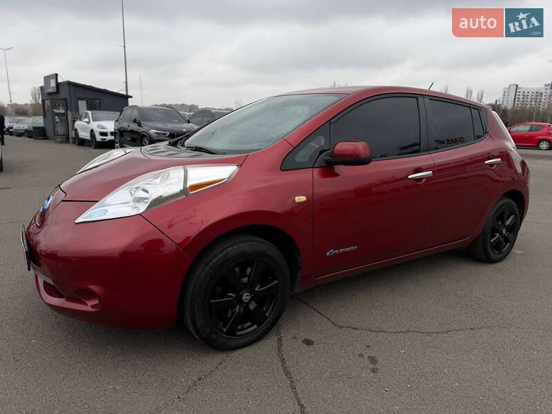 Хэтчбек Nissan Leaf 2016 в Кривом Роге