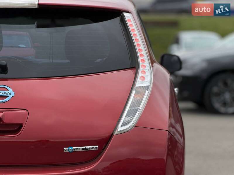 Хэтчбек Nissan Leaf 2016 в Кривом Роге