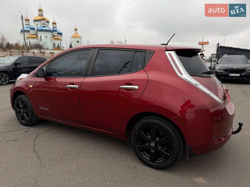 Хэтчбек Nissan Leaf 2016 в Кривом Роге