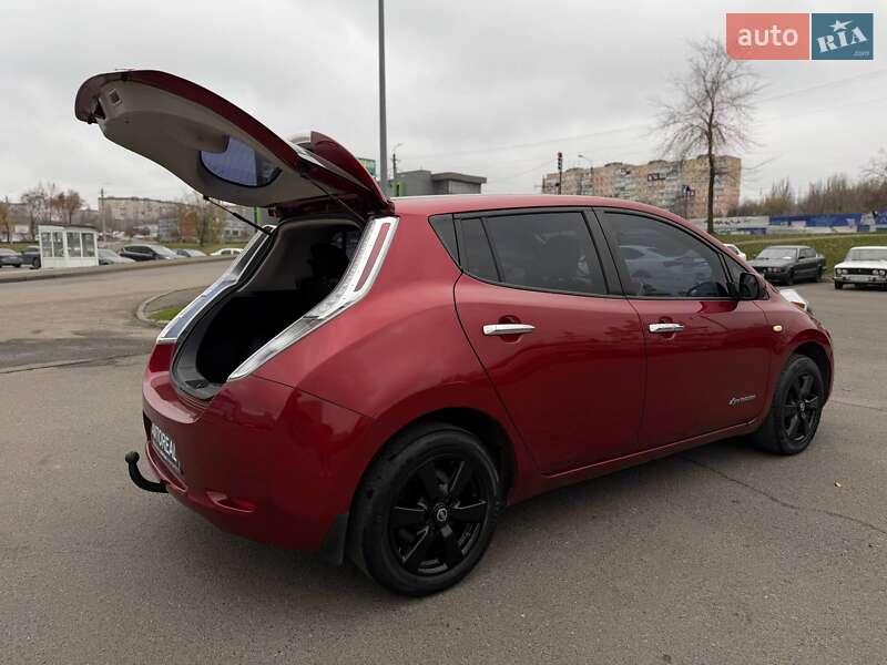 Хэтчбек Nissan Leaf 2016 в Кривом Роге