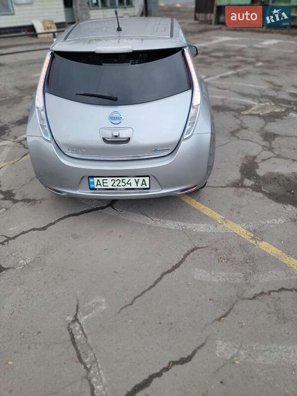 Хэтчбек Nissan Leaf 2014 в Павлограде