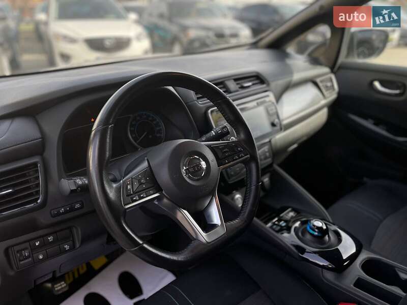 Хетчбек Nissan Leaf 2018 в Івано-Франківську