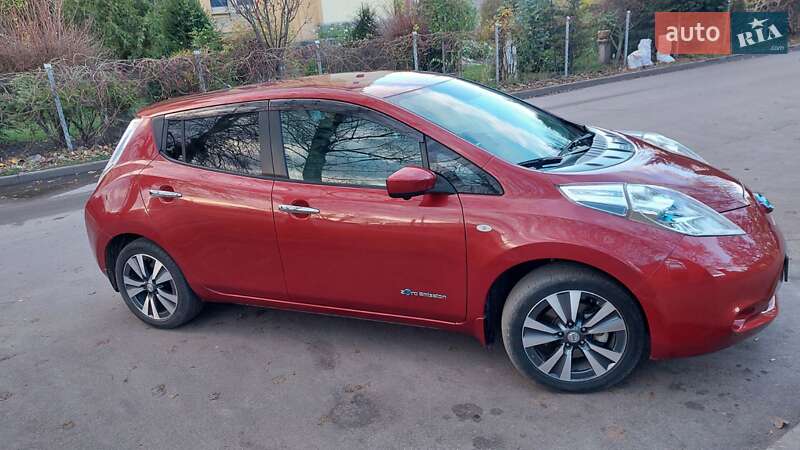 Хэтчбек Nissan Leaf 2016 в Фастове
