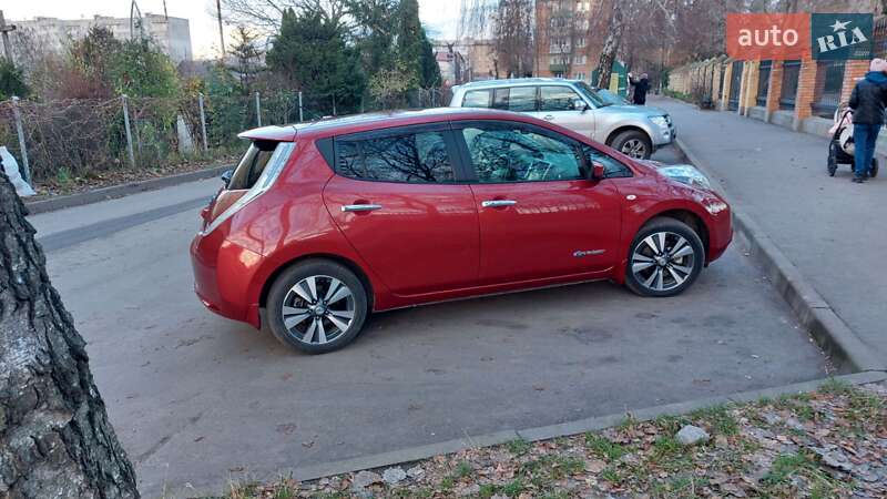 Хэтчбек Nissan Leaf 2016 в Фастове