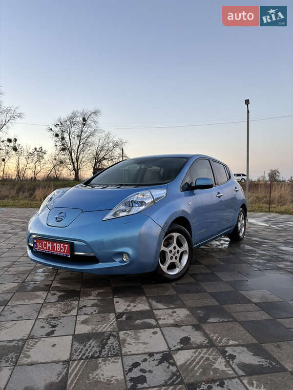 Хэтчбек Nissan Leaf 2011 в Черкассах фото Хэтчбек Nissan Leaf 2011 в Черкассах