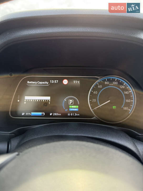 Хэтчбек Nissan Leaf 2019 в Каменском