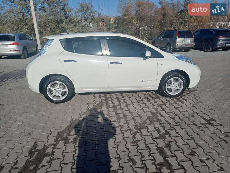 Хэтчбек Nissan Leaf 2016 в Черновцах фото 4 Хэтчбек Nissan Leaf 2016 в Черновцах