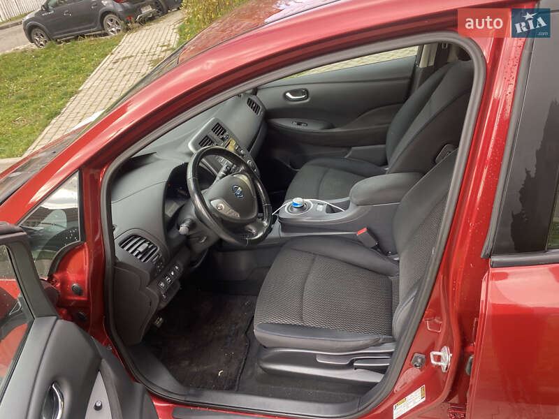 Хэтчбек Nissan Leaf 2014 в Черновцах