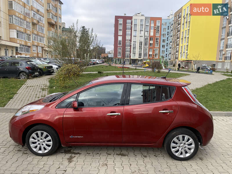 Хэтчбек Nissan Leaf 2014 в Черновцах