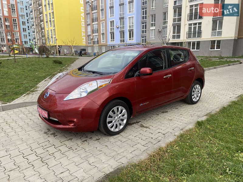 Хэтчбек Nissan Leaf 2014 в Черновцах