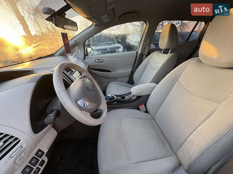 Хэтчбек Nissan Leaf 2012 в Луцке