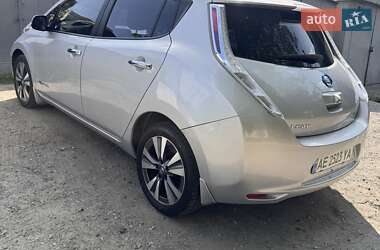 Хэтчбек Nissan Leaf 2017 в Днепре