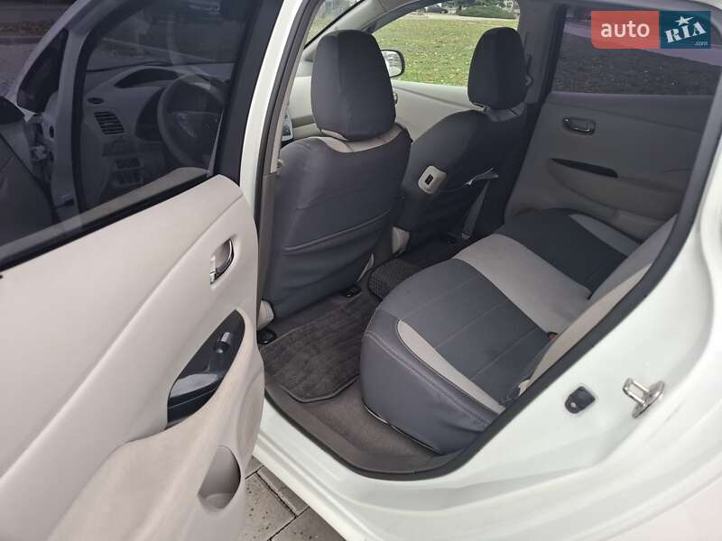 Хэтчбек Nissan Leaf 2012 в Черкассах