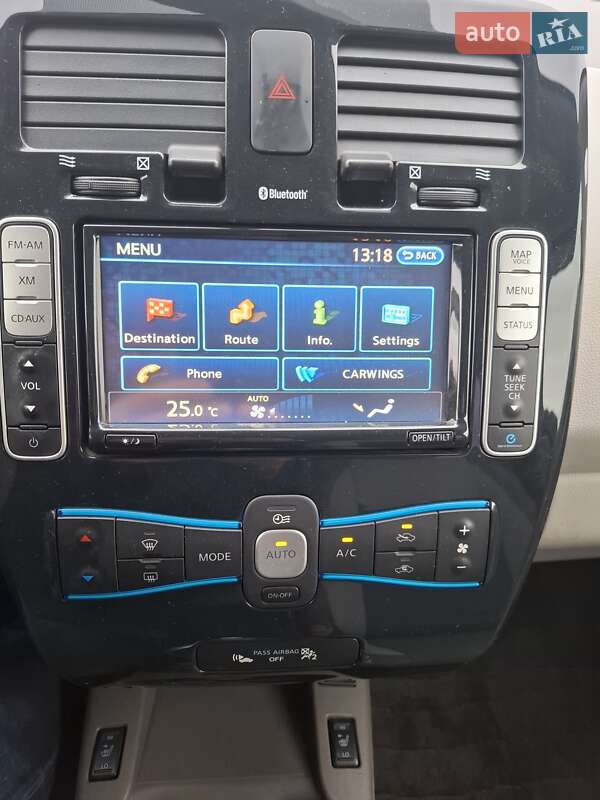 Хэтчбек Nissan Leaf 2012 в Черкассах