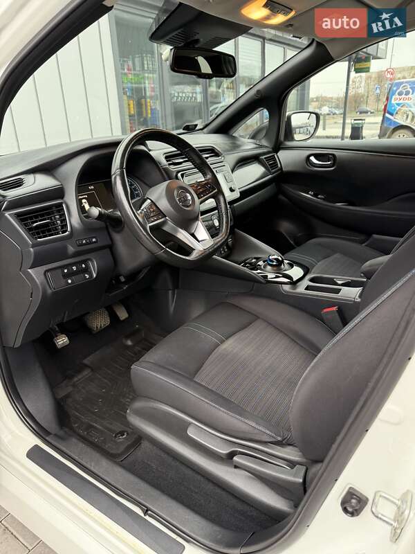 Хэтчбек Nissan Leaf 2018 в Владимире