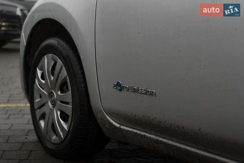Хэтчбек Nissan Leaf 2015 в Ужгороде