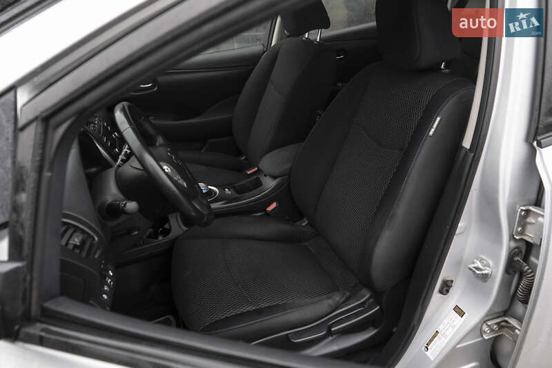 Хэтчбек Nissan Leaf 2015 в Ужгороде