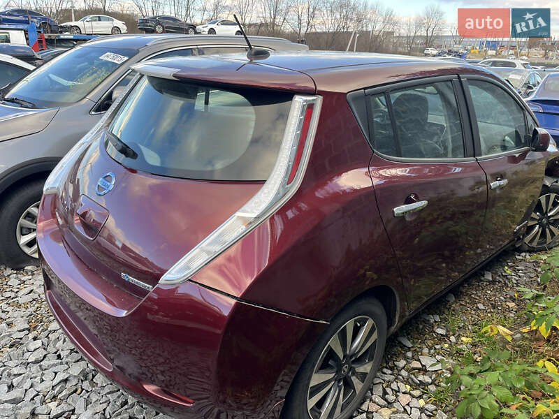 Хэтчбек Nissan Leaf 2015 в Львове