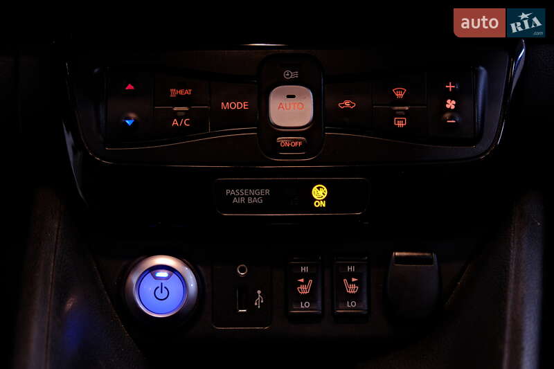 Хэтчбек Nissan Leaf 2017 в Одессе