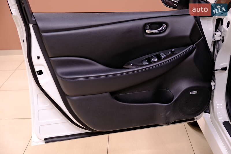 Хэтчбек Nissan Leaf 2017 в Одессе