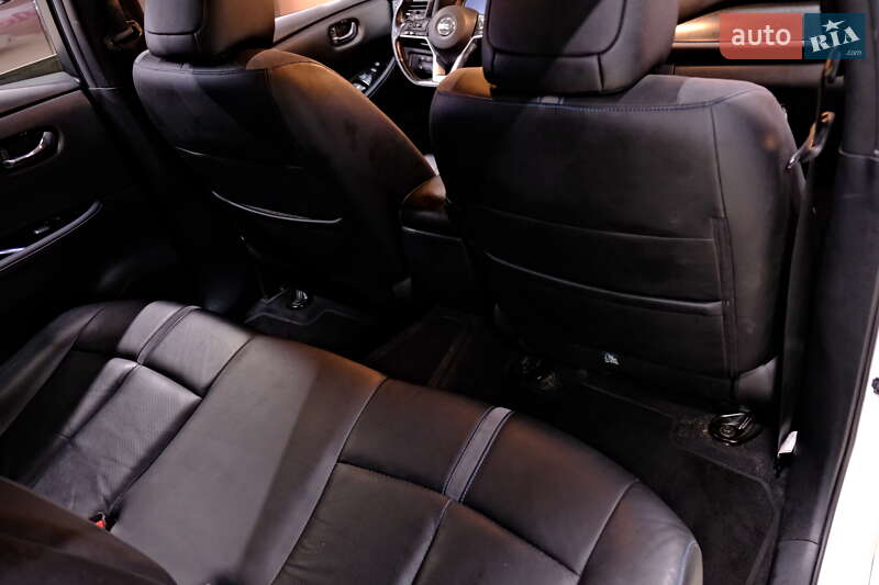 Хэтчбек Nissan Leaf 2017 в Одессе