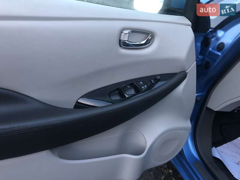 Хетчбек Nissan Leaf 2013 в Івано-Франківську