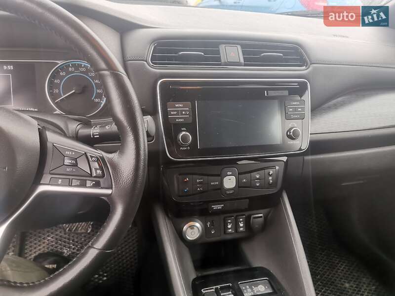 Хэтчбек Nissan Leaf 2017 в Каменец-Подольском