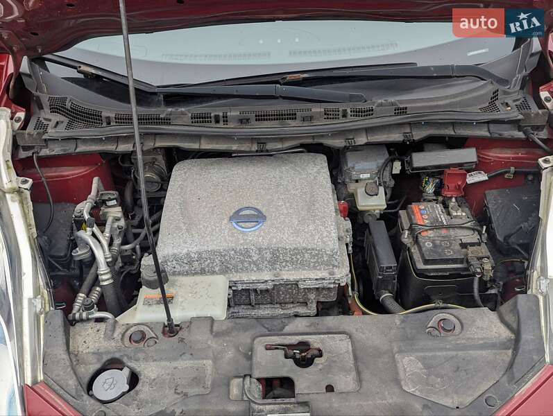 Хэтчбек Nissan Leaf 2014 в Дрогобыче