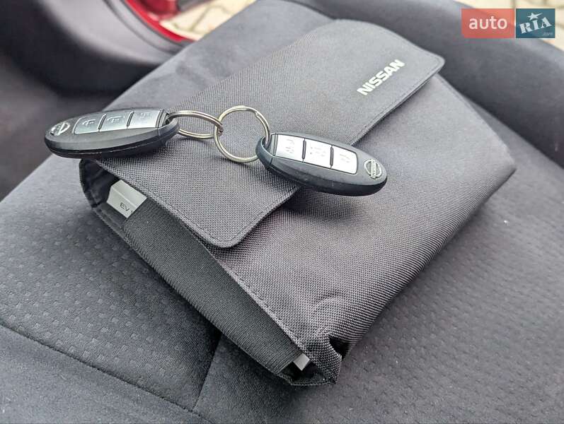 Хэтчбек Nissan Leaf 2014 в Дрогобыче