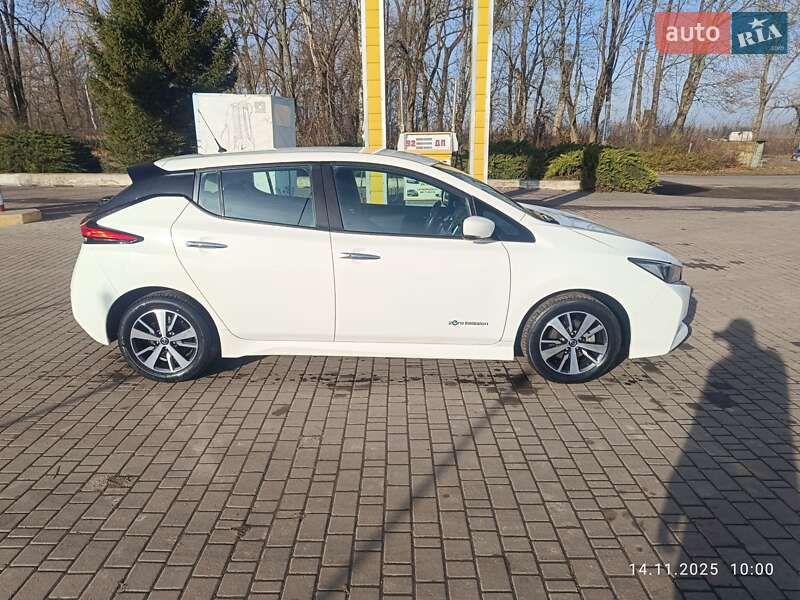 Хэтчбек Nissan Leaf 2019 в Городке фото 5 Хэтчбек Nissan Leaf 2019 в Городке