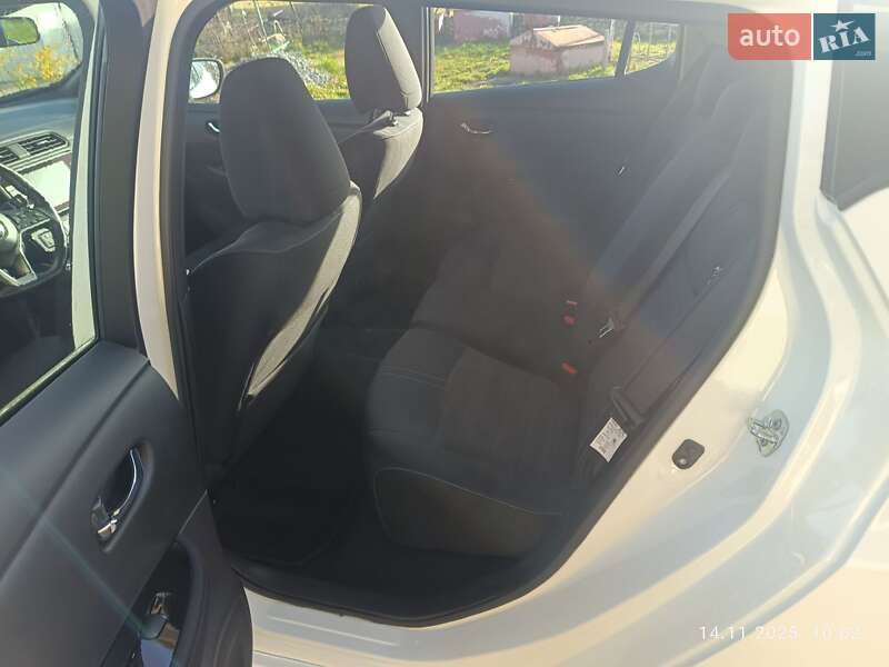 Хэтчбек Nissan Leaf 2019 в Городке фото 8 Хэтчбек Nissan Leaf 2019 в Городке
