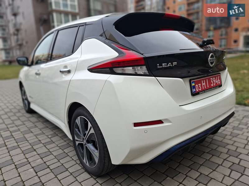 Хэтчбек Nissan Leaf 2020 в Черновцах
