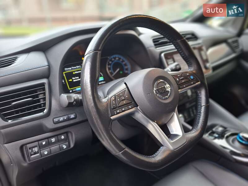 Хэтчбек Nissan Leaf 2020 в Черновцах