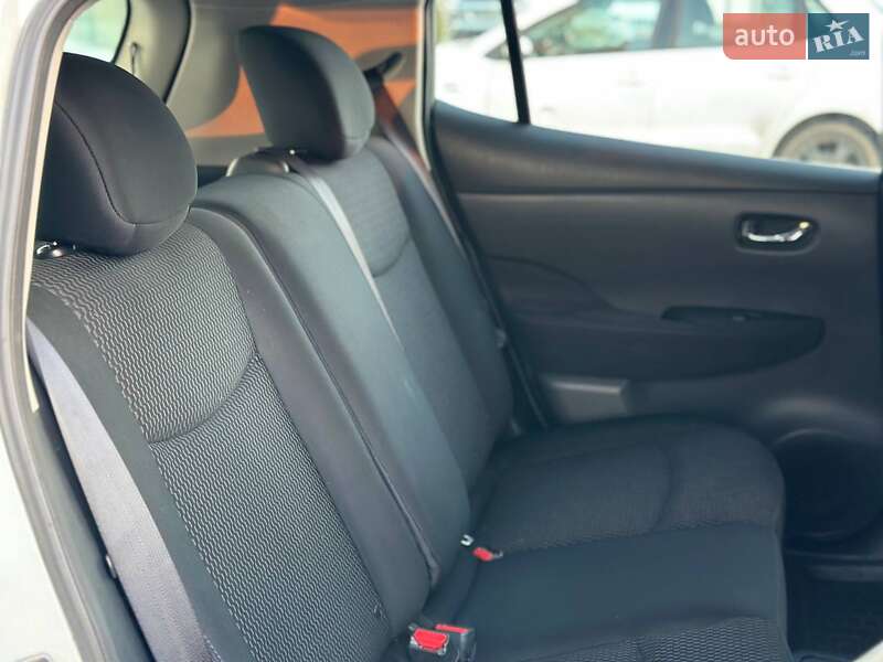 Хэтчбек Nissan Leaf 2013 в Киеве фото 12 Хэтчбек Nissan Leaf 2013 в Киеве