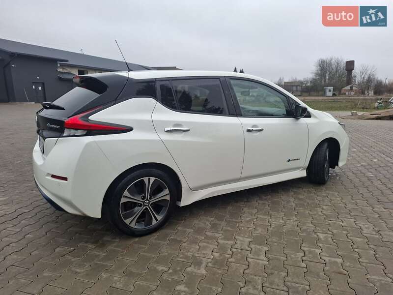 Хэтчбек Nissan Leaf 2018 в Житомире фото 2 Хэтчбек Nissan Leaf 2018 в Житомире