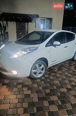 Хэтчбек Nissan Leaf 2015 в Ровно