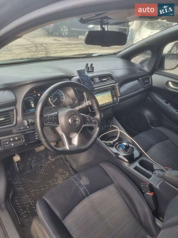 Хэтчбек Nissan Leaf 2018 в Каменец-Подольском