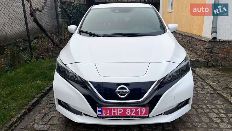 Хэтчбек Nissan Leaf 2019 в Буче