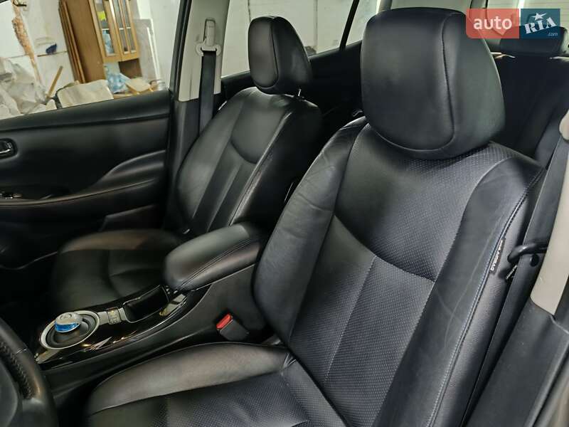 Хэтчбек Nissan Leaf 2015 в Ровно фото 9 Хэтчбек Nissan Leaf 2015 в Ровно