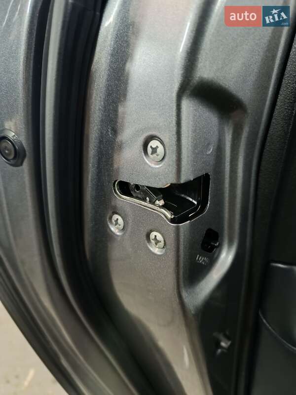 Хэтчбек Nissan Leaf 2015 в Ровно фото 16 Хэтчбек Nissan Leaf 2015 в Ровно