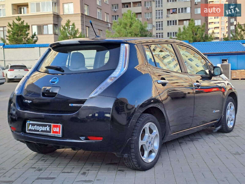 Хэтчбек Nissan Leaf 2011 в Одессе