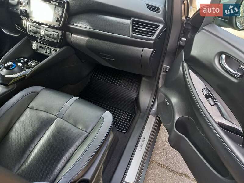 Хэтчбек Nissan Leaf 2019 в Кременчуге