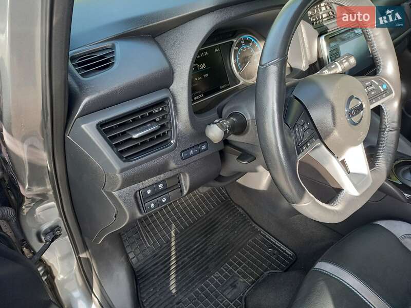 Хэтчбек Nissan Leaf 2019 в Кременчуге