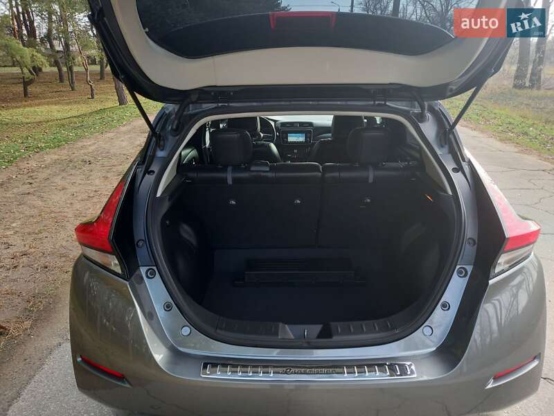 Хэтчбек Nissan Leaf 2019 в Кременчуге