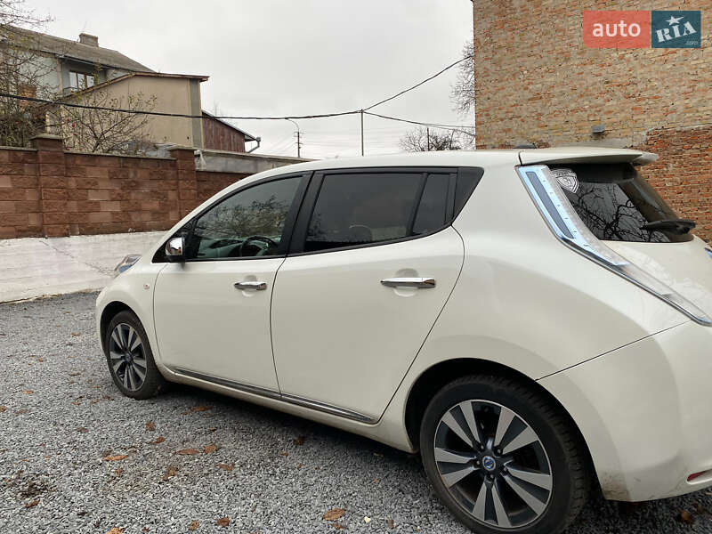 Хетчбек Nissan Leaf 2014 в Рівному