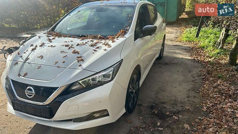 Хэтчбек Nissan Leaf 2018 в Днепре