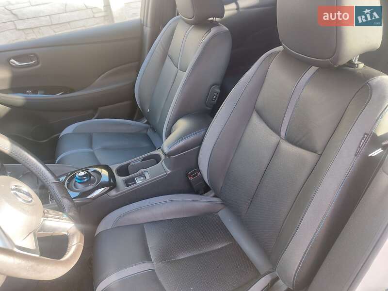 Хэтчбек Nissan Leaf 2018 в Днепре