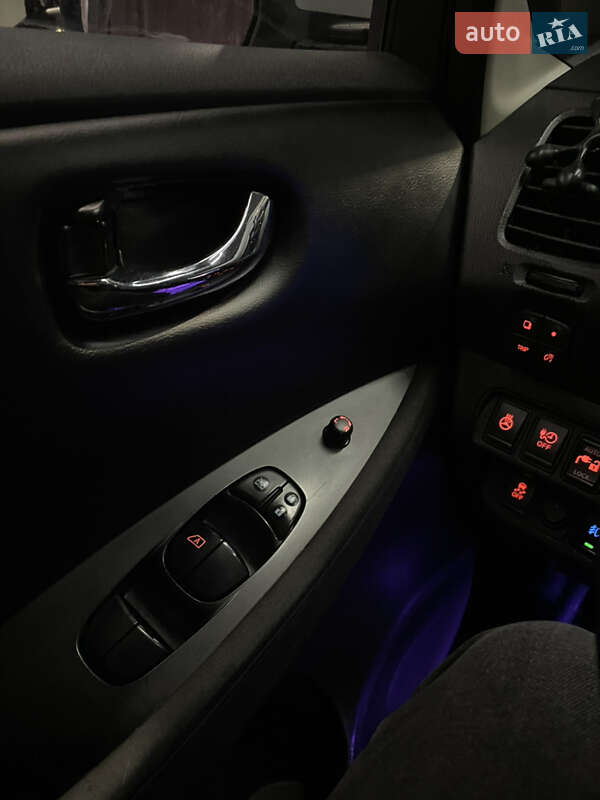 Хэтчбек Nissan Leaf 2014 в Ужгороде