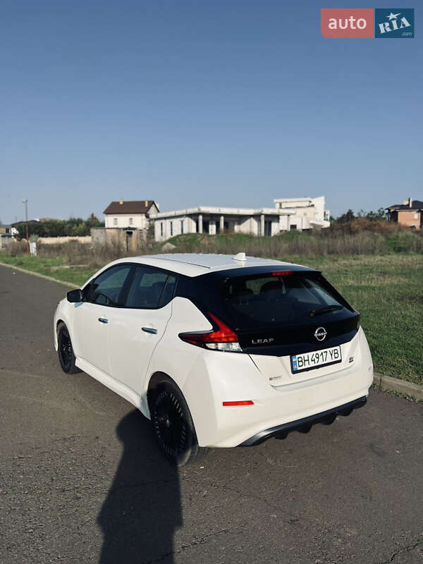 Хэтчбек Nissan Leaf 2024 в Одессе